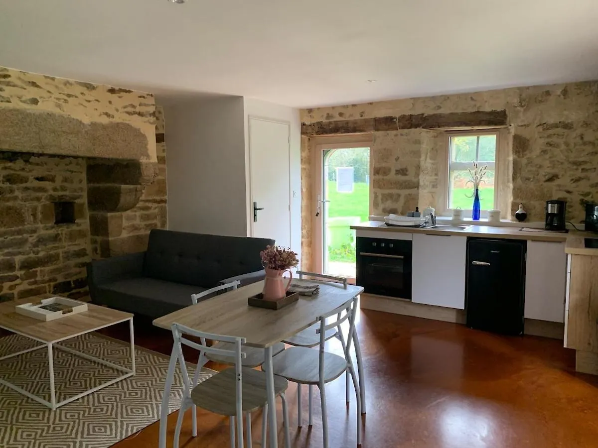 Holiday home Gite Du Merlin Plumergat